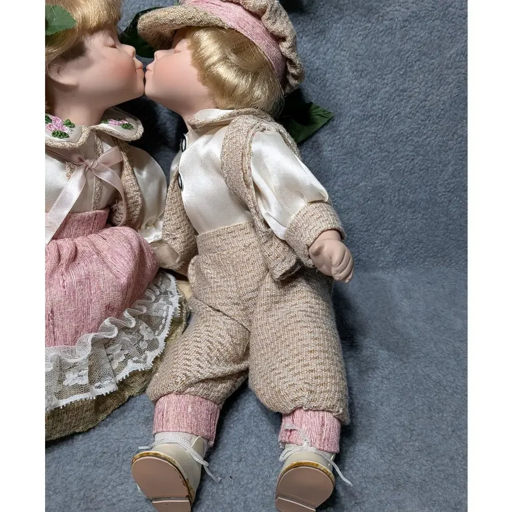 GOLDENVALE Porcelain Kissing Doll Couple Hanging Swing 1 3000 Limited READ